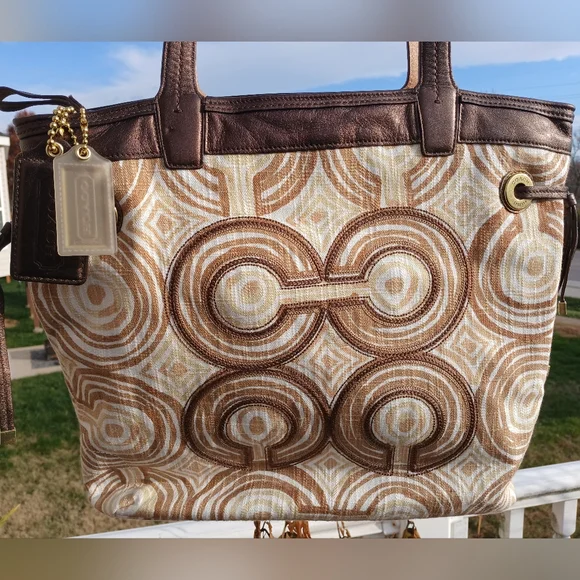 Coach Cream and Gold Geometric Tote - Picture 10 of 15